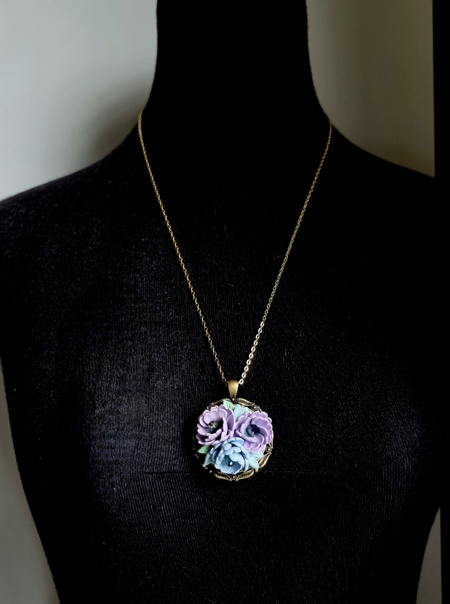 Purple Periwinkle Bouquet Fiore necklace