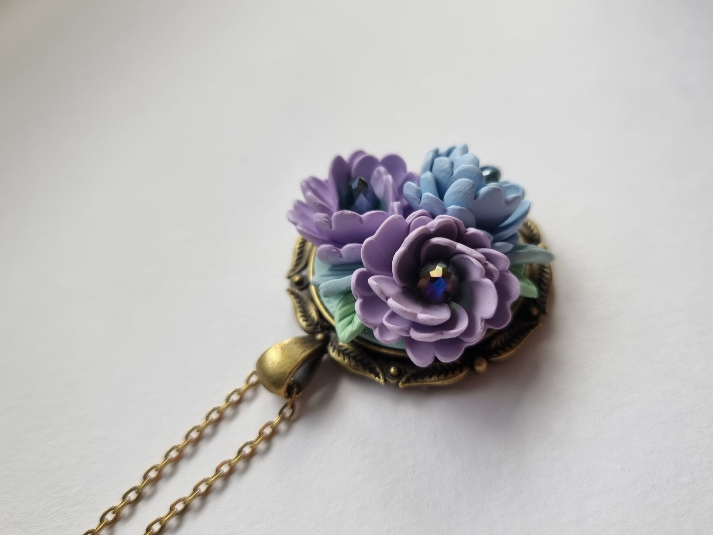 Purple Periwinkle Bouquet Fiore necklace
