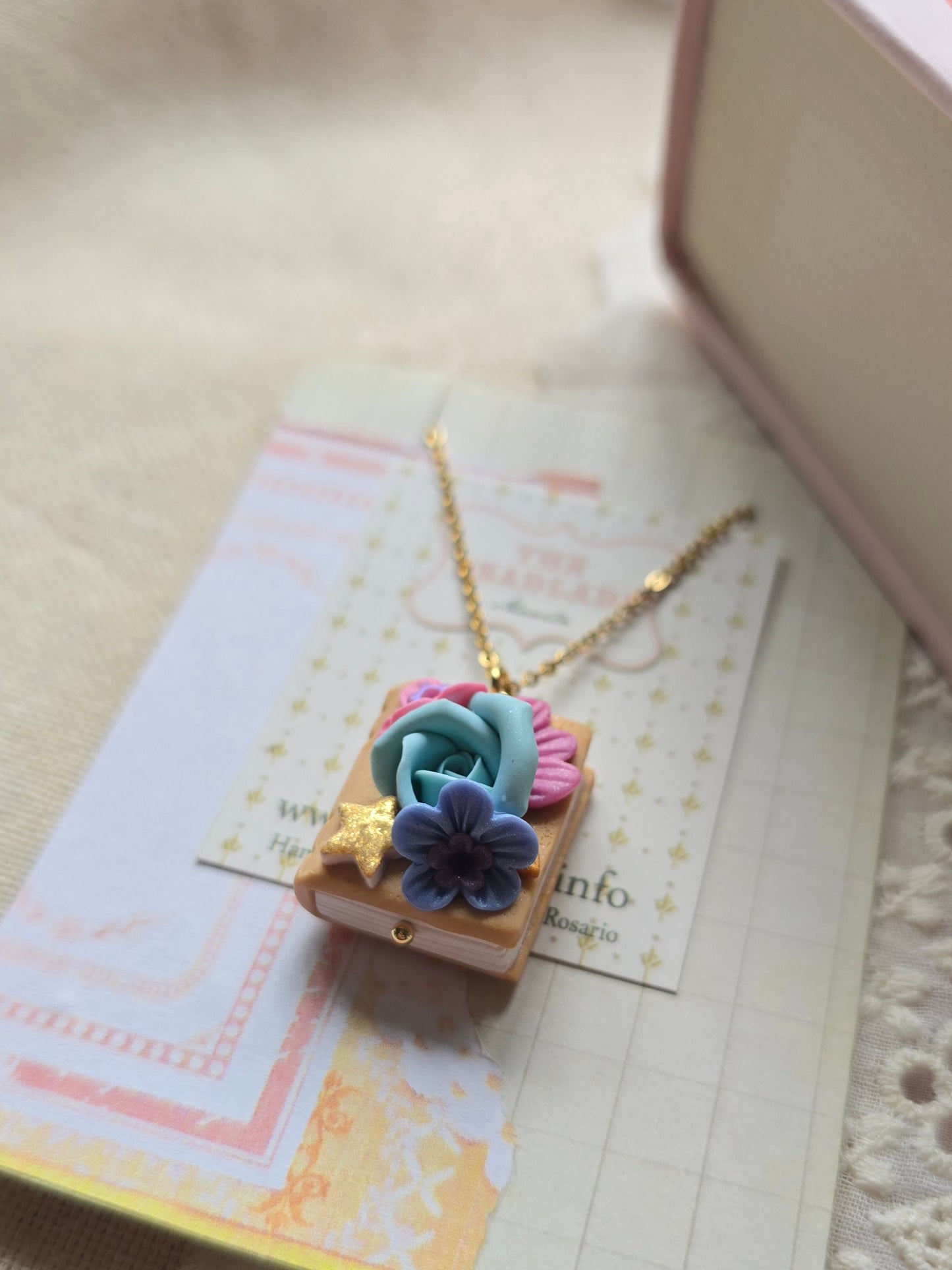 Bibliophile necklace - Daydream