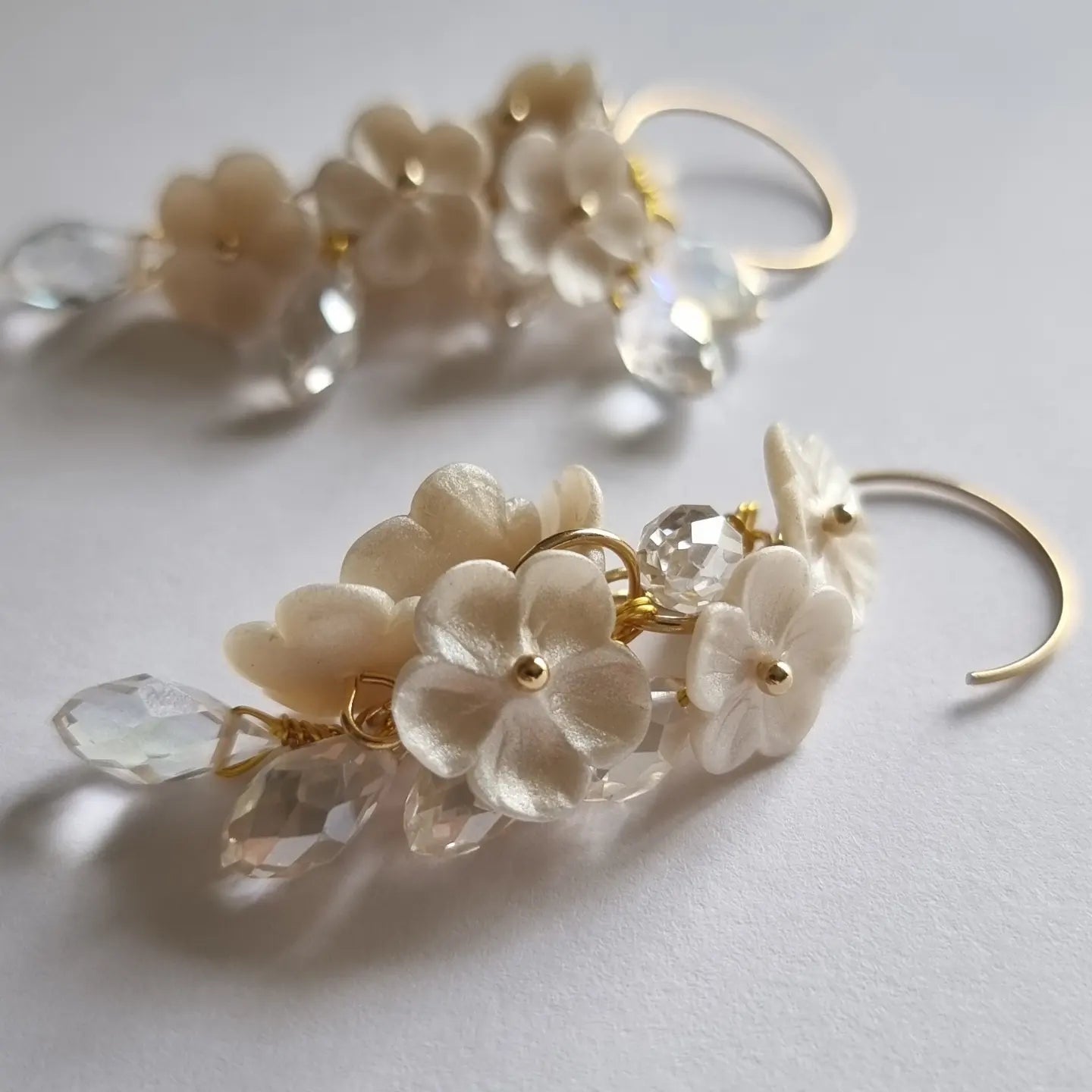 Pearly Petals dangling earrings