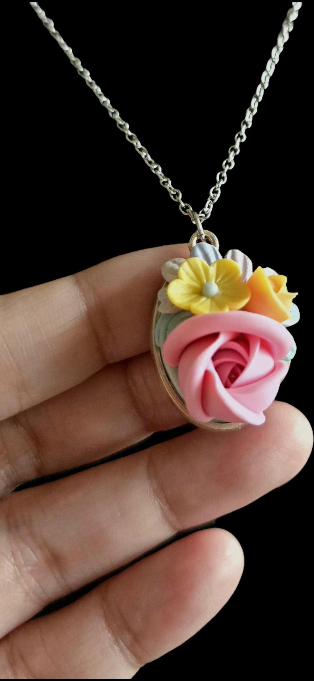 Bright Blooms Fioretti necklace