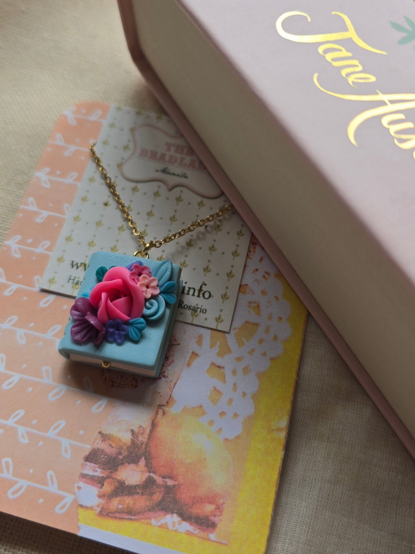 Bibliophile necklace - Dreamscape