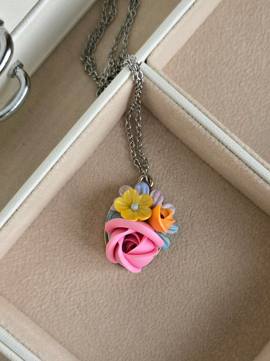 Bright Blooms Fioretti necklace