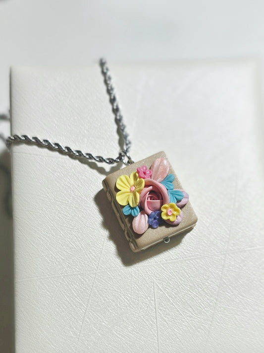 Bibliophile necklace - Khaki