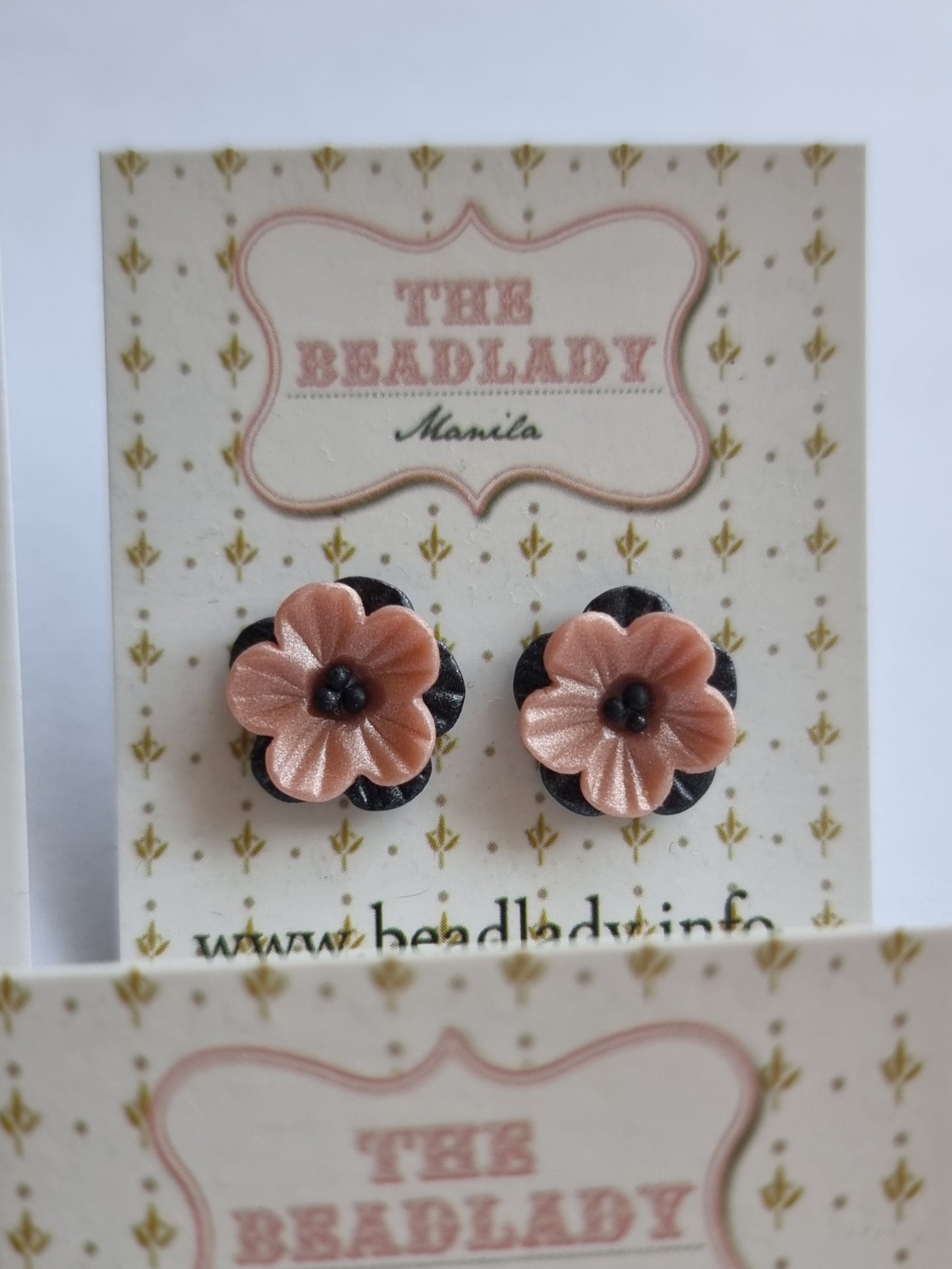 Dainty Flower Stud Earrings