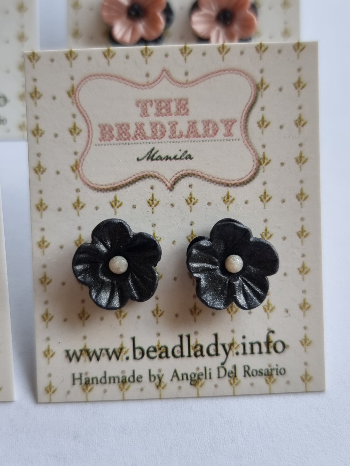 Dainty Flower Stud Earrings