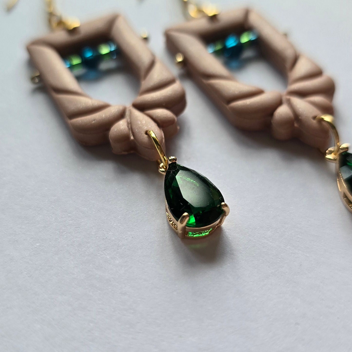 Bejewelled drop earrings - emerald green