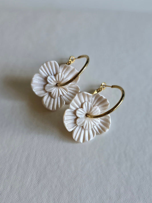 Simple Flower Hoop Earrings - pearl white